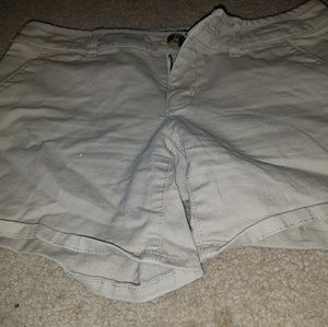 American Eagle khaki shorts